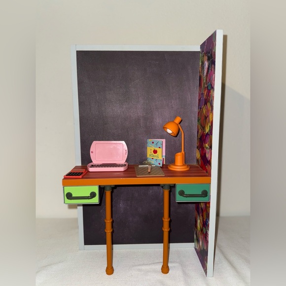 American Girl Colorful Locker Set - Picture 2 of 3